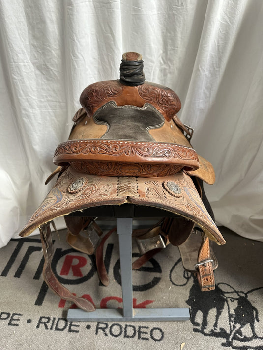 Used Connelly 1/2 Floral Team Roper Saddle 15"