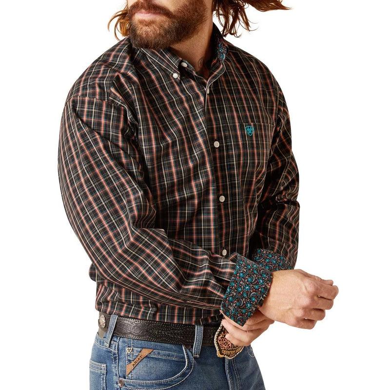 Load image into Gallery viewer, Ariat Mens Wrinkle Free Gavin Long Sleeve Shirt - Black

