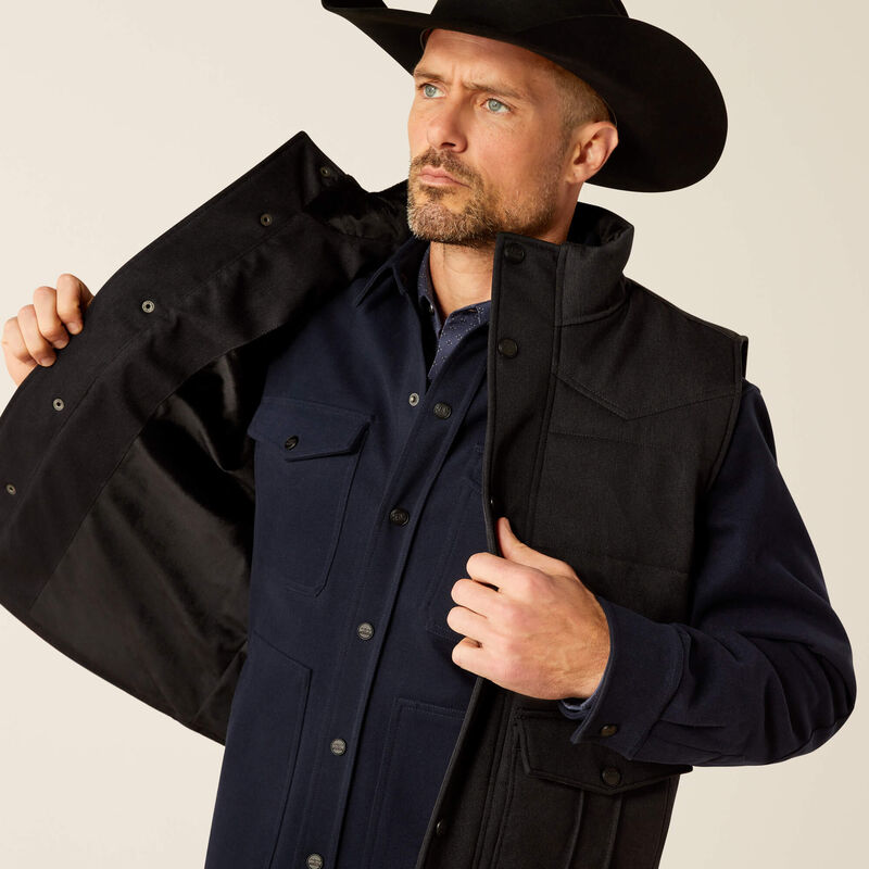 Load image into Gallery viewer, Ariat Men's Relentless Weatherford Insulated Vest - Black
