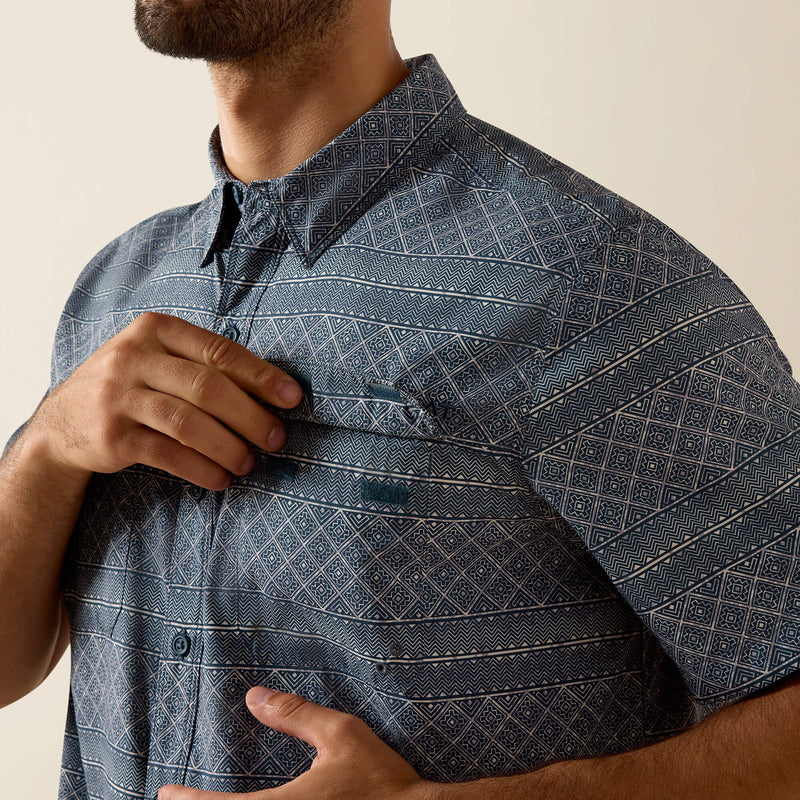Load image into Gallery viewer, Ariat Mens VentTek Outbound Fitted Short Sleeve Print Shirt - Dark Denim
