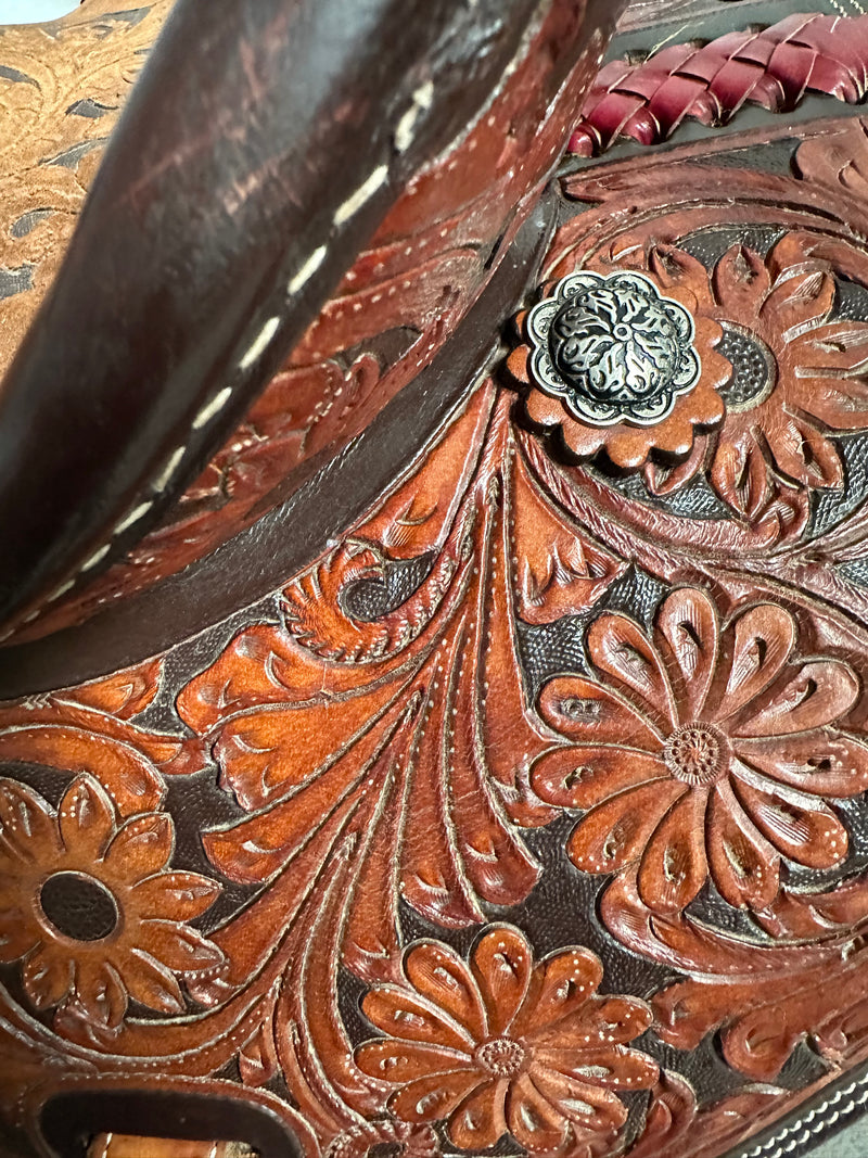 Load image into Gallery viewer, Used No Name Barrel Saddle 15.5"

