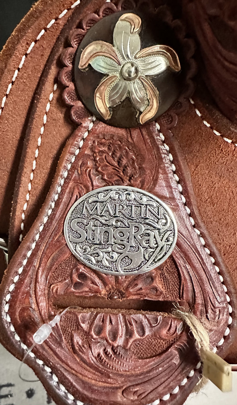 Load image into Gallery viewer, Martin Saddlery Chestnut Stingray Barrel Saddle 14"
