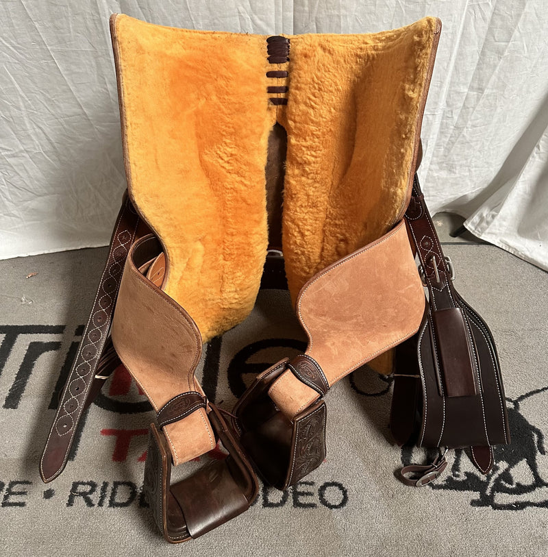 Load image into Gallery viewer, Martin Saddlery Team Roper Saddle  - 14.5”
