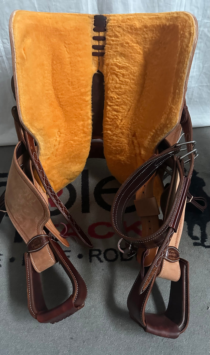 Load image into Gallery viewer, Martin Saddlery 1/8 Geometric Boombox Team Roper Saddle  - 14.5”
