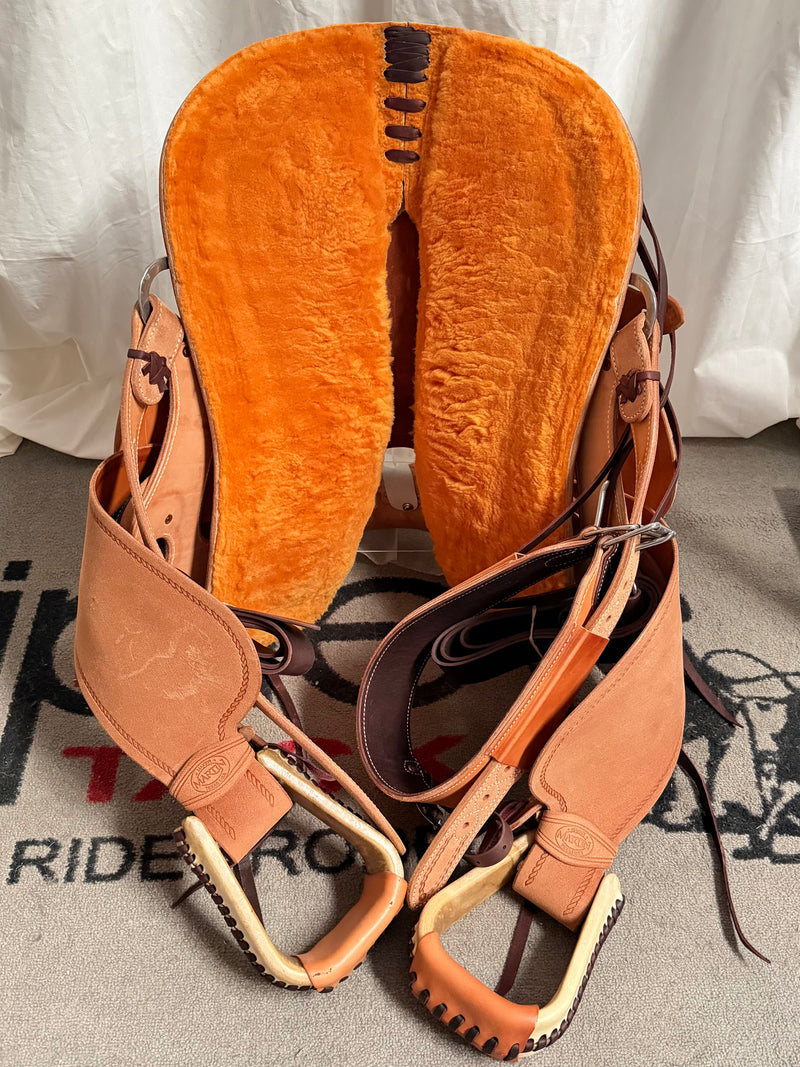 Load image into Gallery viewer, Martin Saddlery Heavy Oil Rancher Saddle 15"
