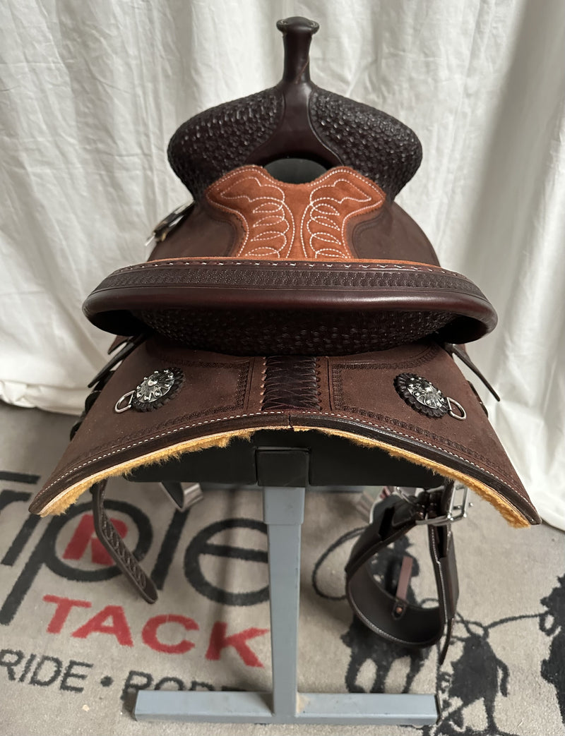 Load image into Gallery viewer, Martin Saddlery Stingray Chocolate Barrel Saddle 13.5"
