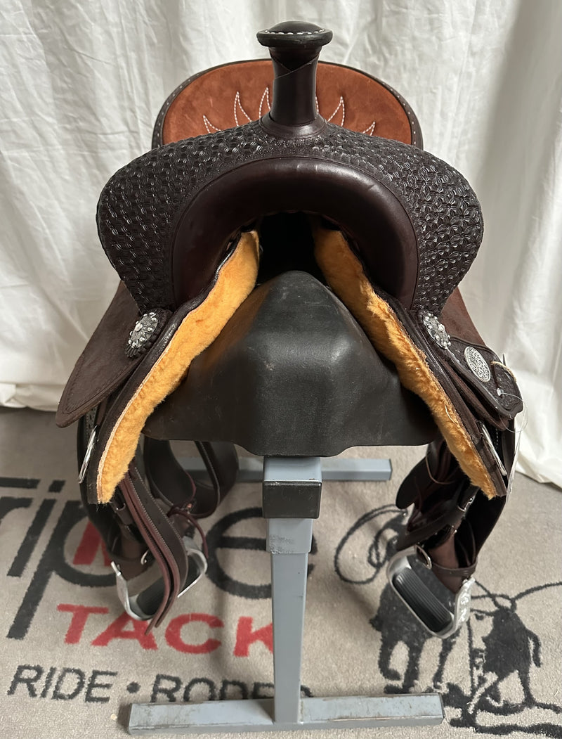 Load image into Gallery viewer, Martin Saddlery Stingray Chocolate Barrel Saddle 13.5"
