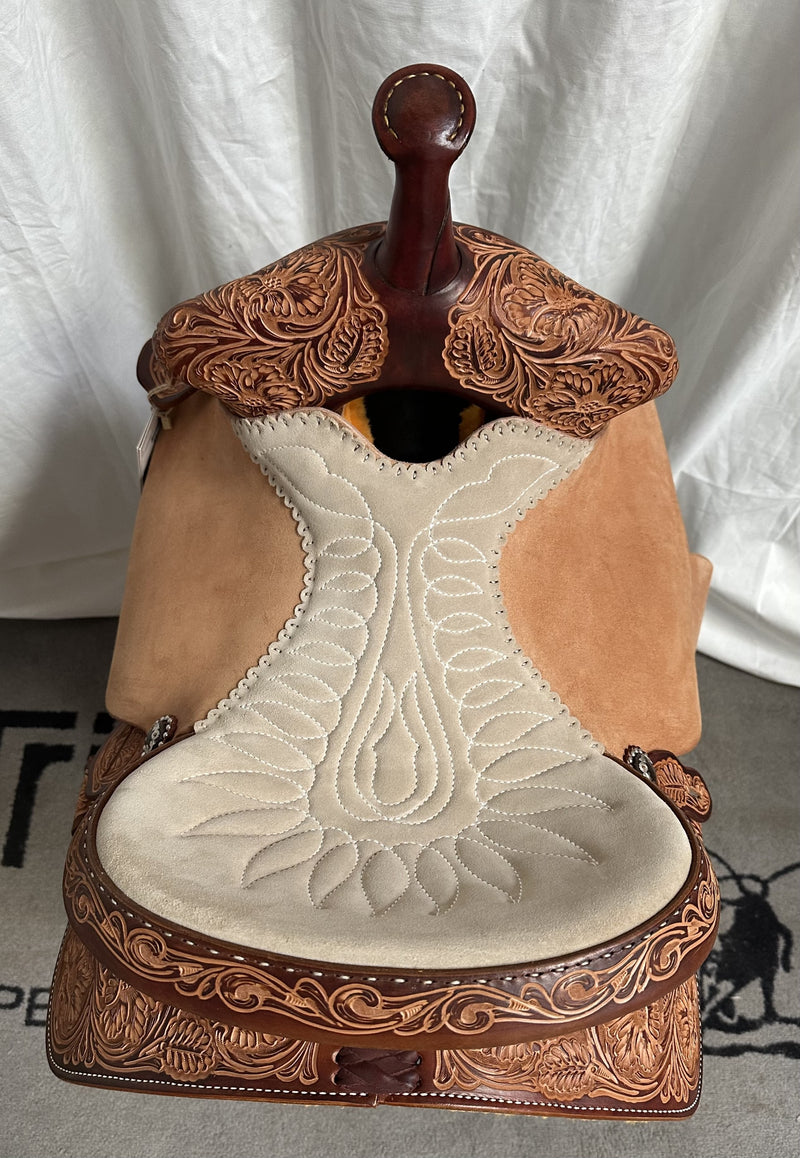 Load image into Gallery viewer, Martin Saddlery Stingray Natural Floral Barrel Saddle 13.5"
