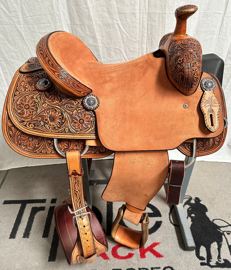 Load image into Gallery viewer, ST 1/2 Floral Team Roper Saddle 14.5"
