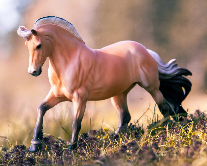 Load image into Gallery viewer, Breyer Sweetwater Zorah Belle

