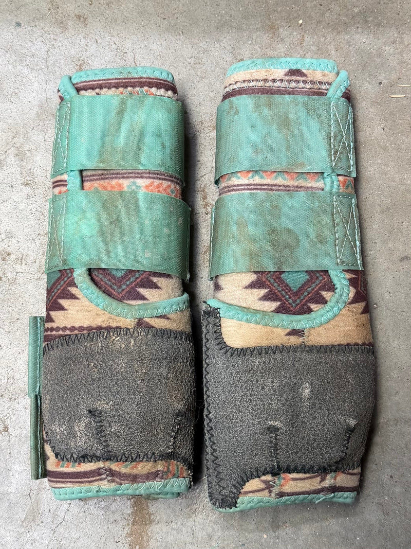 Load image into Gallery viewer, Used Top Hand Brand Protective Boots - White Southwest - Hind - Medium
