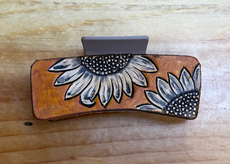 Load image into Gallery viewer, Medium Tooled Leather Claw Hair Clip - Sunflowers
