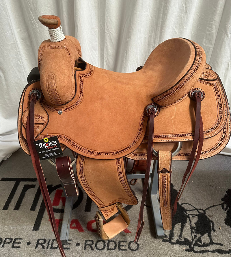 Load image into Gallery viewer, Triple R Modified Association Rancher Saddle 15.5"
