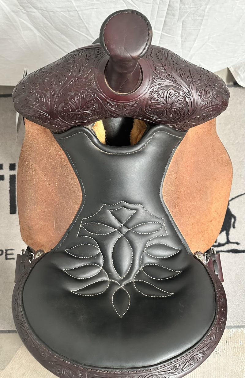 Load image into Gallery viewer, Used (Like New) Circle Y Creedmore Flex2 Trail Saddle 15"
