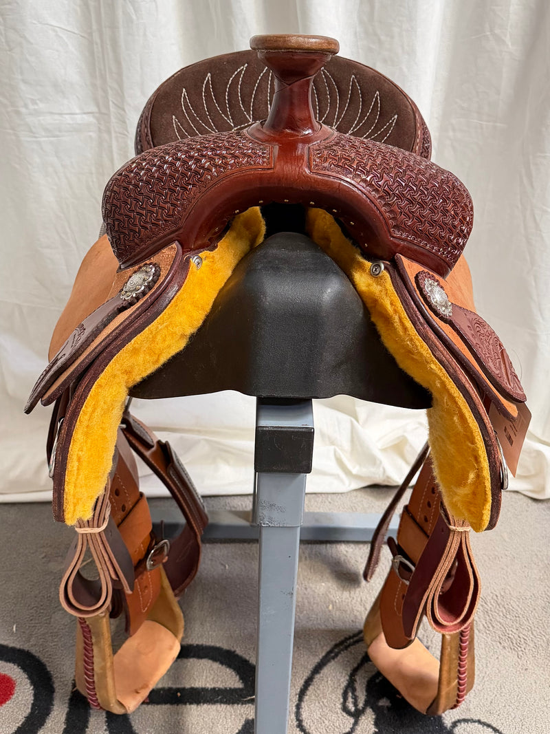 Load image into Gallery viewer, Triple R Geometric/Spider Team Roper Saddle 13"
