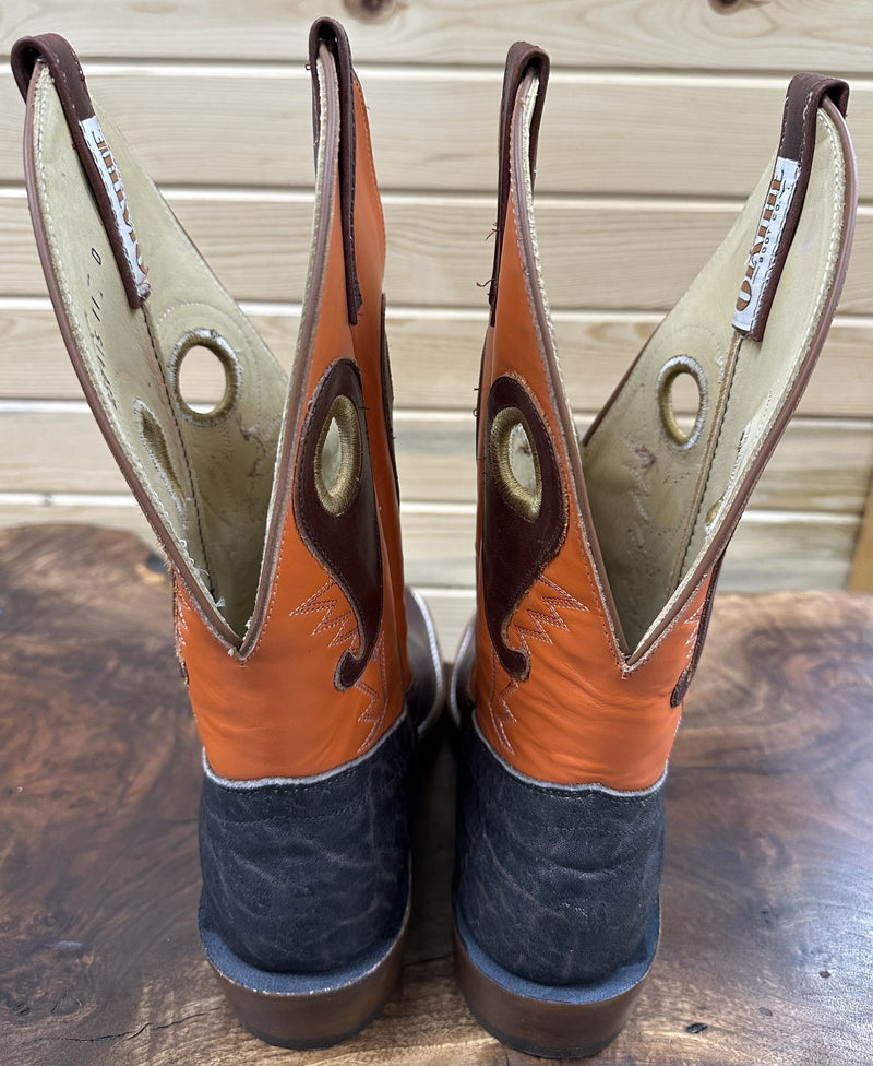 Load image into Gallery viewer, Olathe 12" Chocolate Latigo L Toe Boot
