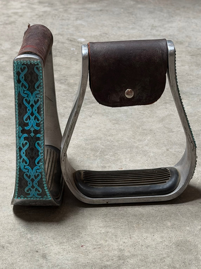 Load image into Gallery viewer, Used Turquoise Designed Aluminum Barrel Stirrups with Rubber Tread
