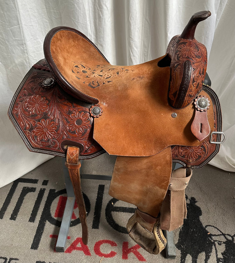 Load image into Gallery viewer, Used No Name Barrel Saddle 15.5"
