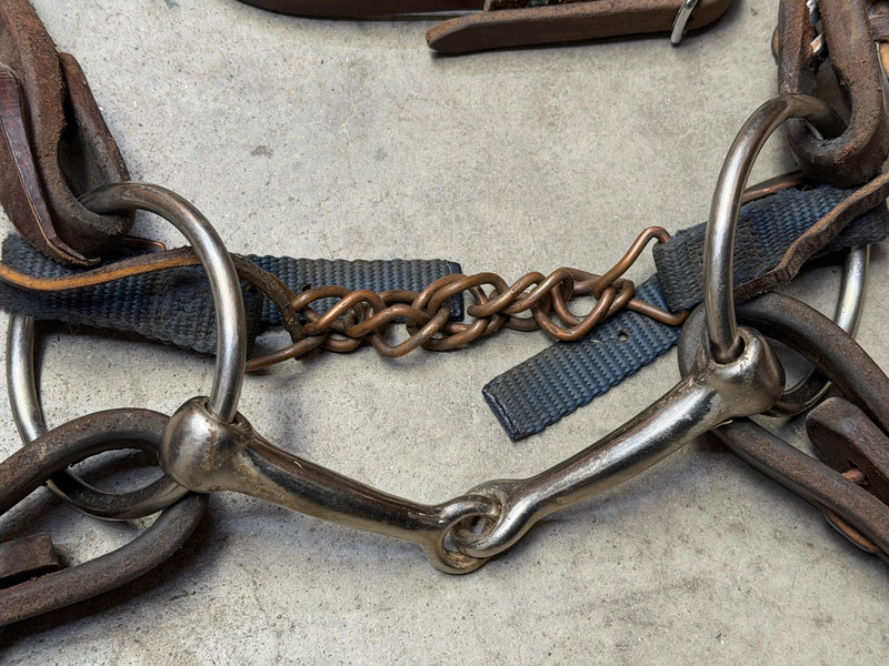 Load image into Gallery viewer, Used Bridle Set - Herschberger Browband, O-Ring Smooth Snaffle Bit, Heavy Split Reins
