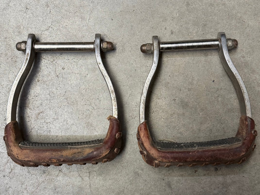 Used Rubber Tread Aluminum Barrel Stirrups