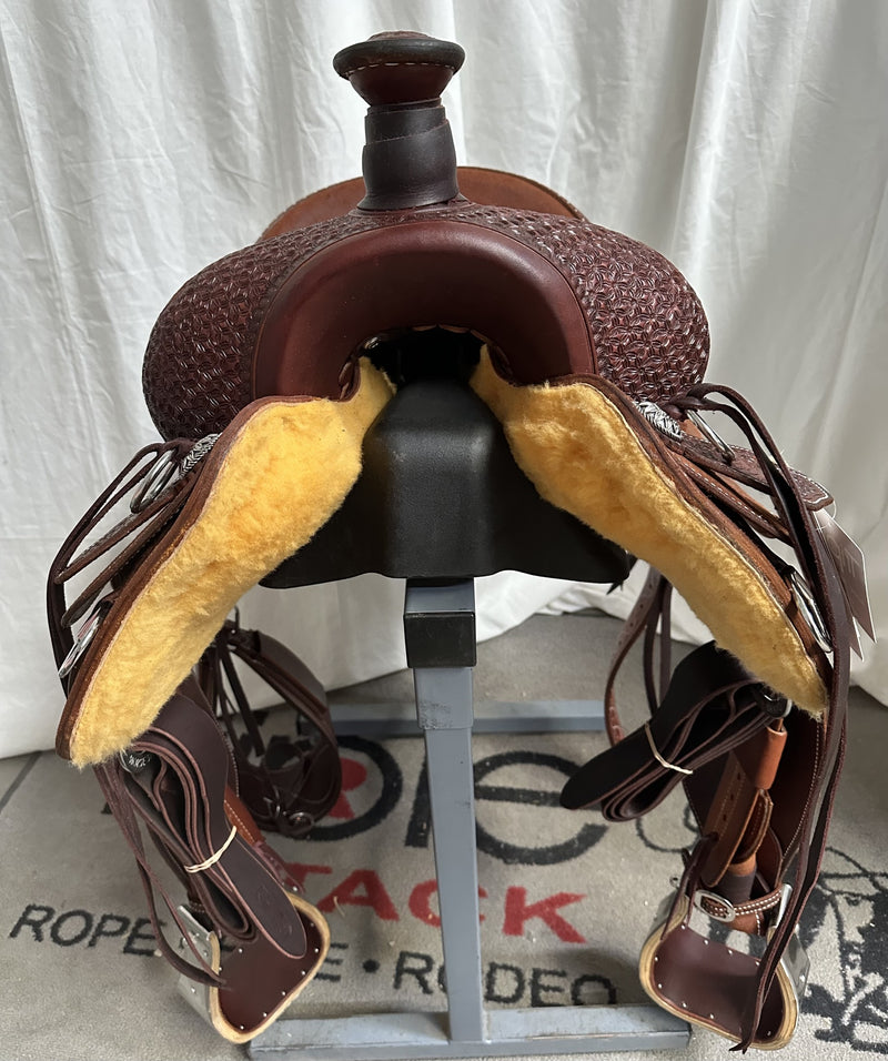 Load image into Gallery viewer, Martin Saddlery Chestnut Cowboy Rancher Saddle 15.5"
