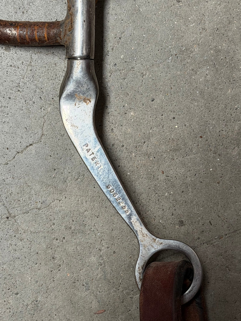 Load image into Gallery viewer, Used Bridle Set - Futurity Browband, USA Mylers Medium Wide Ported Barrel Bit, Split Reins
