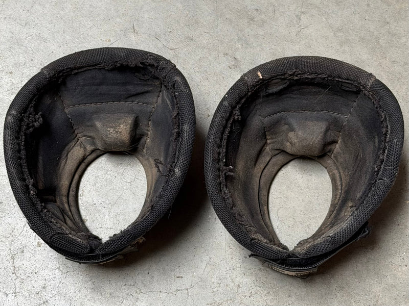 Load image into Gallery viewer, Used CE DyNo Turn Bell Boots - Black - Large
