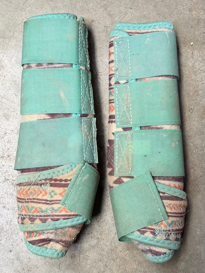 Load image into Gallery viewer, Used Top Hand Brand Protective Boots - White Southwest - Front - Medium

