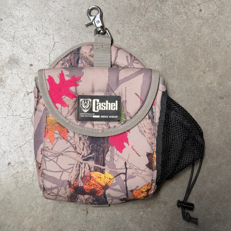 Load image into Gallery viewer, Used Cashel Snap On Lunch Bag - Camo
