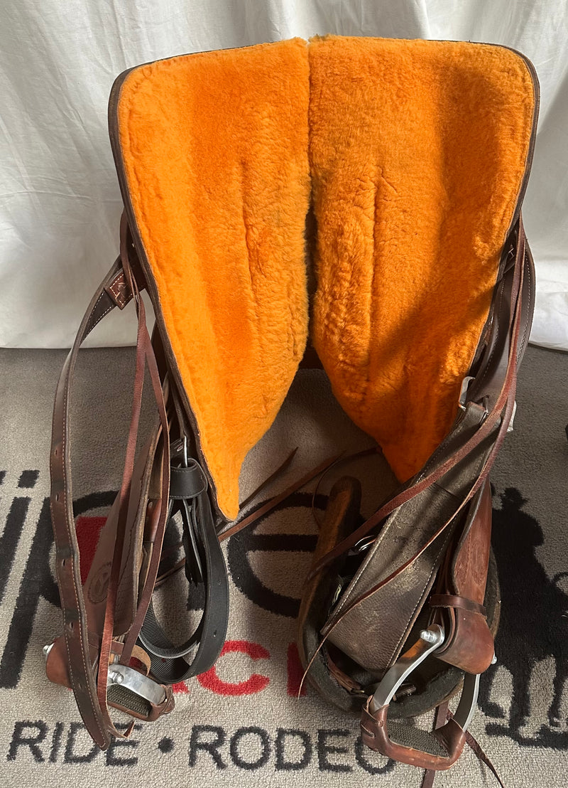 Load image into Gallery viewer, Used Circle Y All Around Saddle 15"
