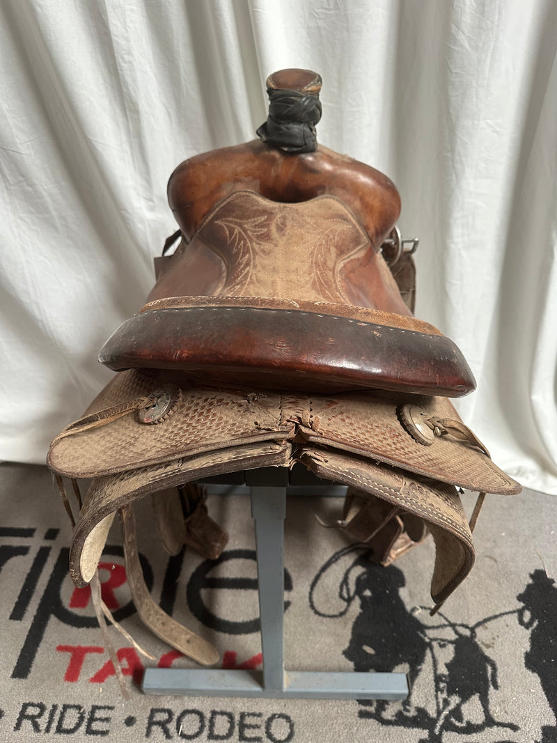 Load image into Gallery viewer, Used Circle Y Team Roper Saddle 15"

