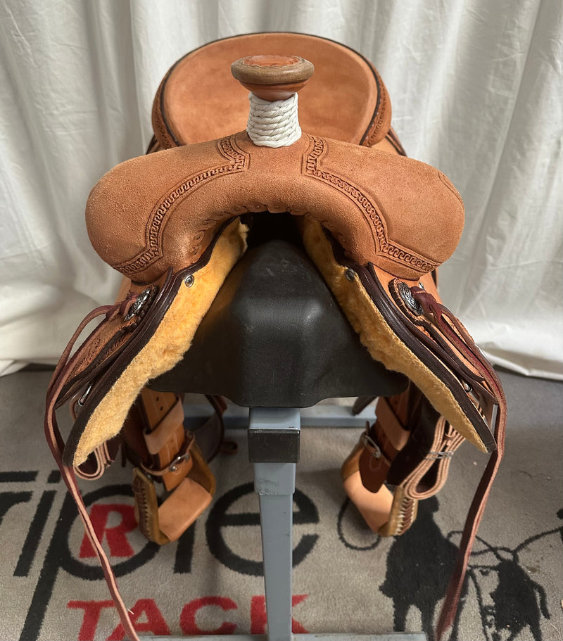 Load image into Gallery viewer, Triple R Modified Association Rancher Saddle 15.5"
