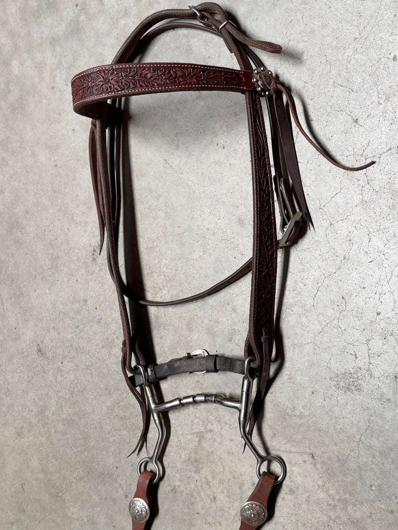 Load image into Gallery viewer, Used Bridle Set - Platte Valley Saddlery Floral Tooled Browband, TOKLAT Mylers Mullen Triple Barrel Bit, Buckaroo Reins
