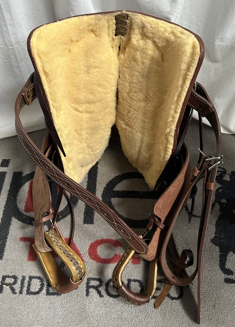 Load image into Gallery viewer, Triple R Kid Modified Association Rancher Saddle 12"
