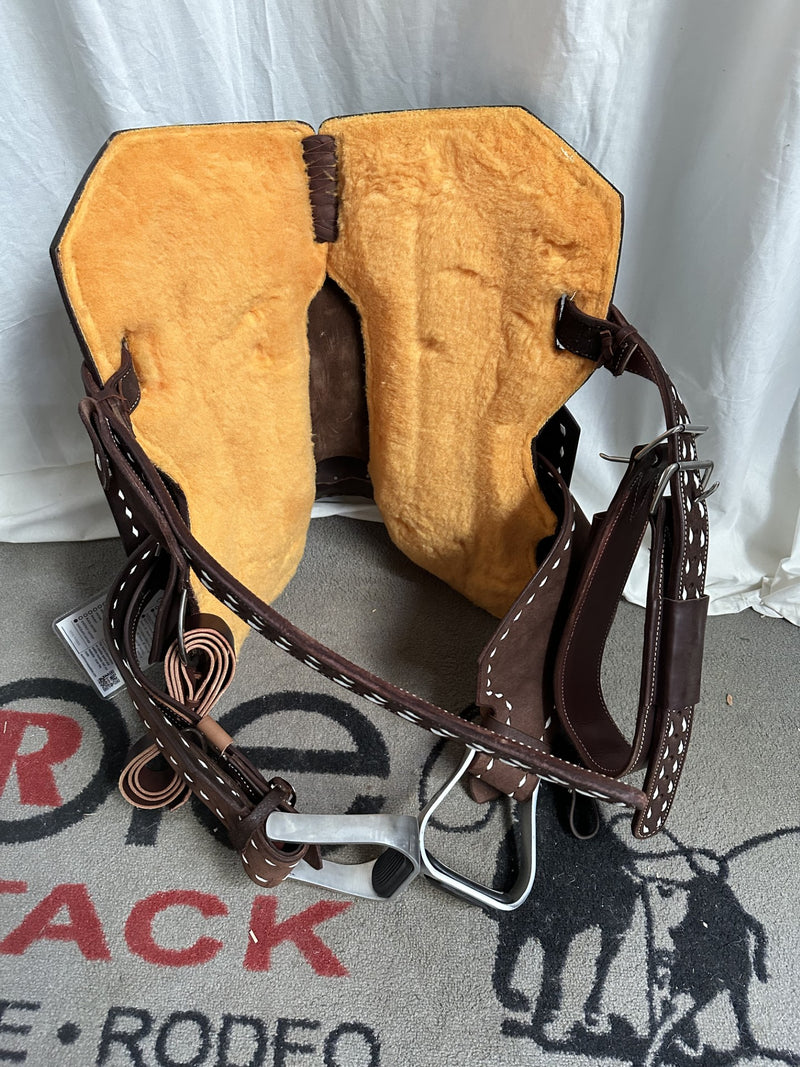 Load image into Gallery viewer, ST BR100 Barrel Saddle Chocolate 13"
