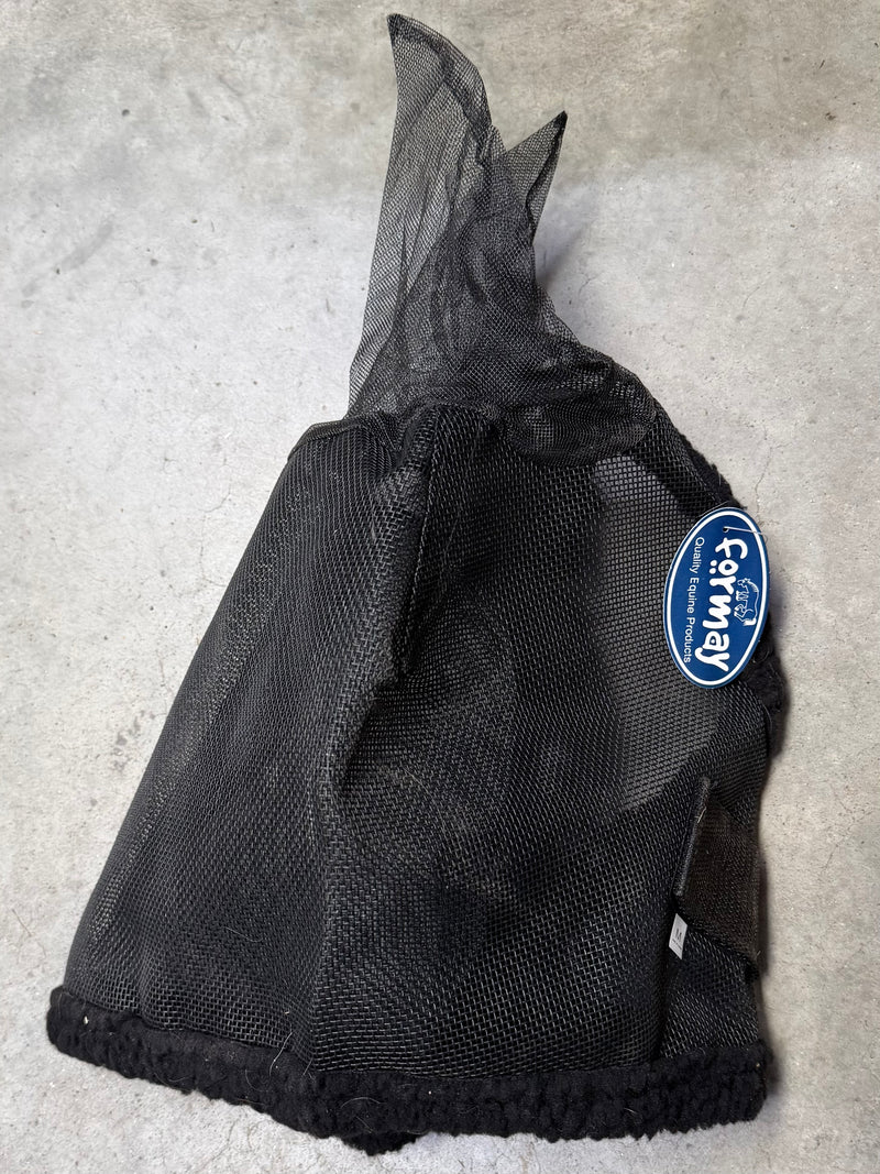 Load image into Gallery viewer, Used (Like New) Formay Deluxe Fly Mask w/ Ears - Black - Medium
