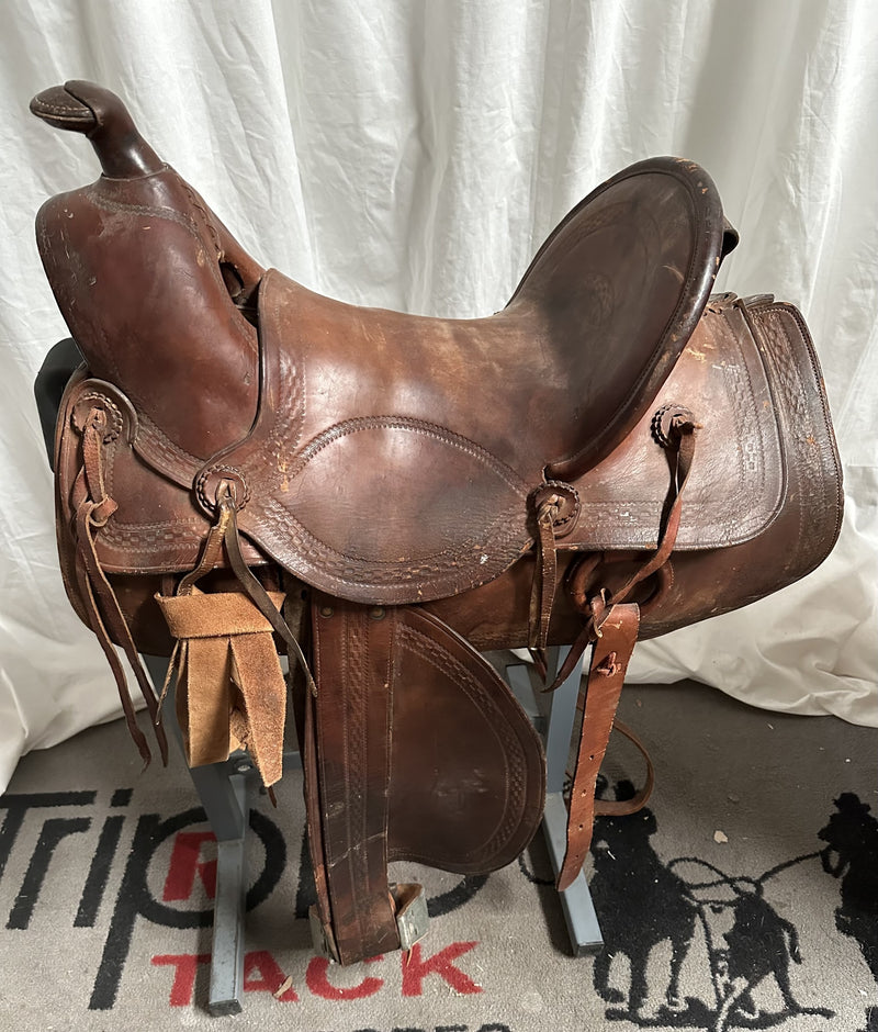 Load image into Gallery viewer, Used Vintage A-Fork Roping Saddle 15.5"
