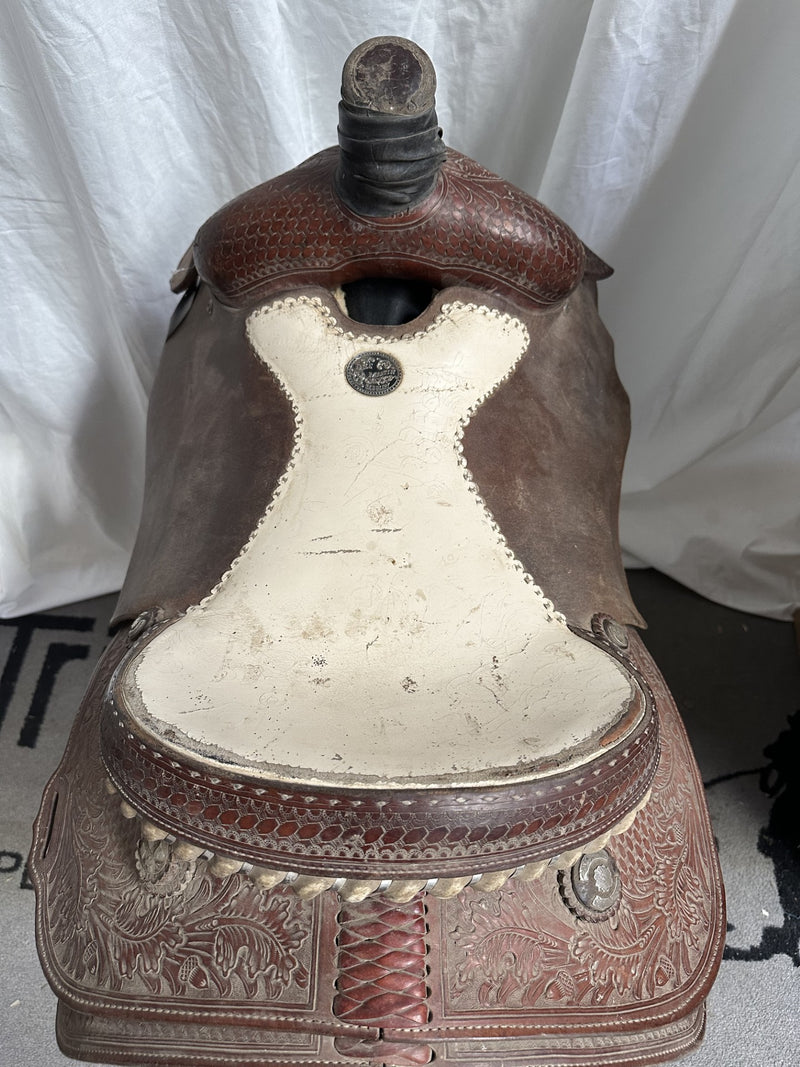 Load image into Gallery viewer, Used Dale Martin 7/8 Floral Team Roper Saddle 15"
