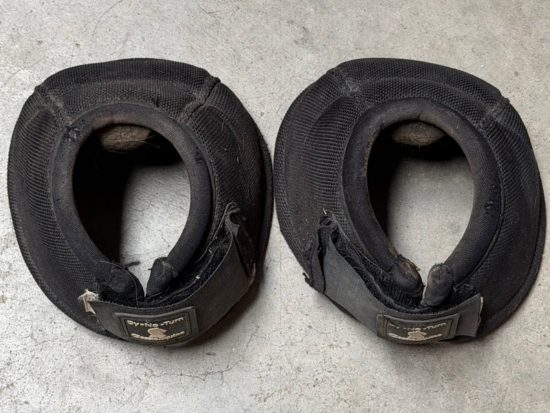Load image into Gallery viewer, Used CE DyNo Turn Bell Boots - Black - Large
