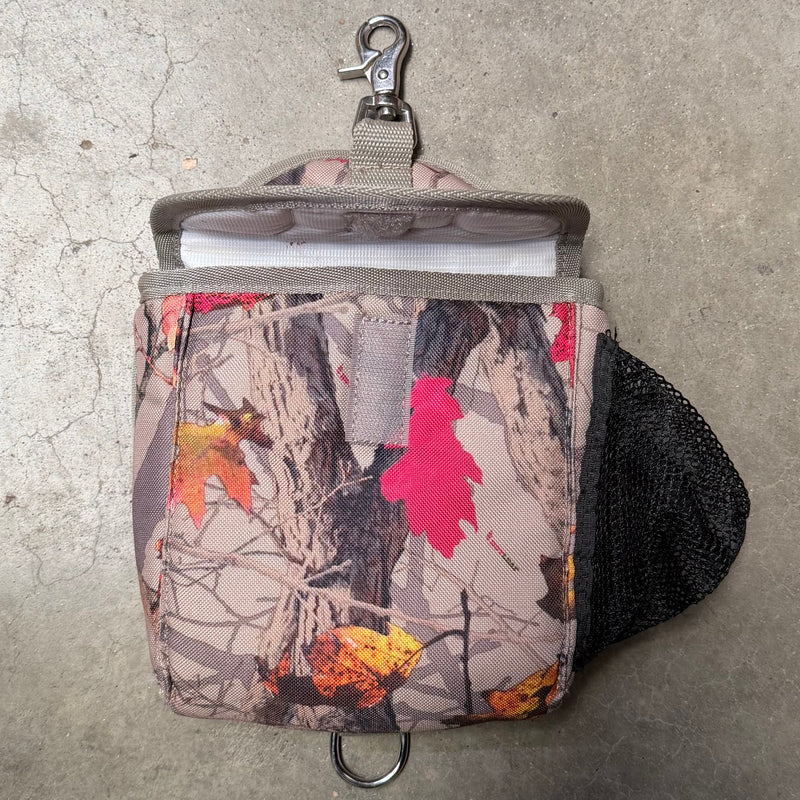 Load image into Gallery viewer, Used Cashel Snap On Lunch Bag - Camo
