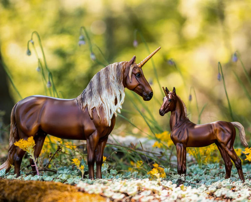 Load image into Gallery viewer, Breyer Cyrus &amp; Solana: Unicorn Stallion &amp; Foal
