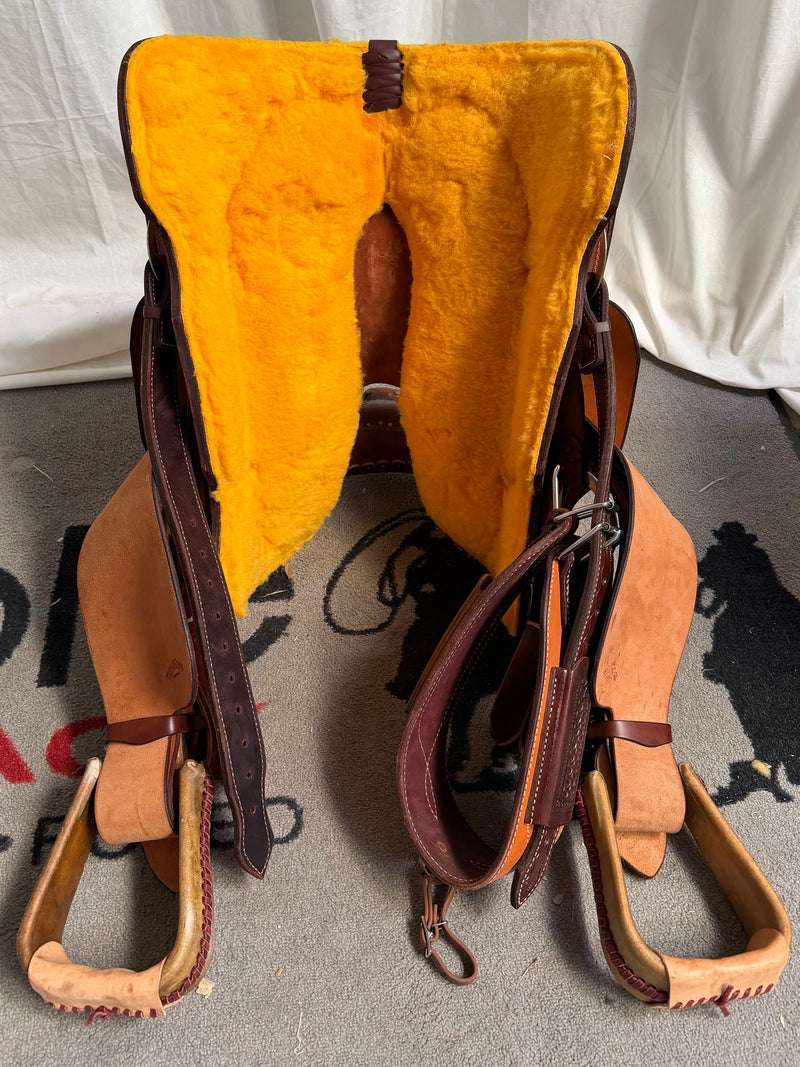 Load image into Gallery viewer, Triple R Geometric/Spider Team Roper Saddle 13"
