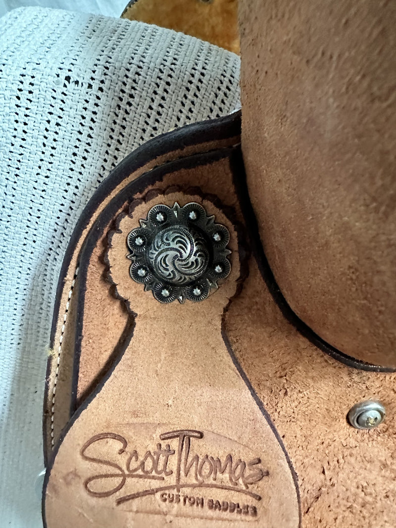 Load image into Gallery viewer, Used (NEW) Scott Thomas NWBRA Trophy Barrel Saddle 14.5"
