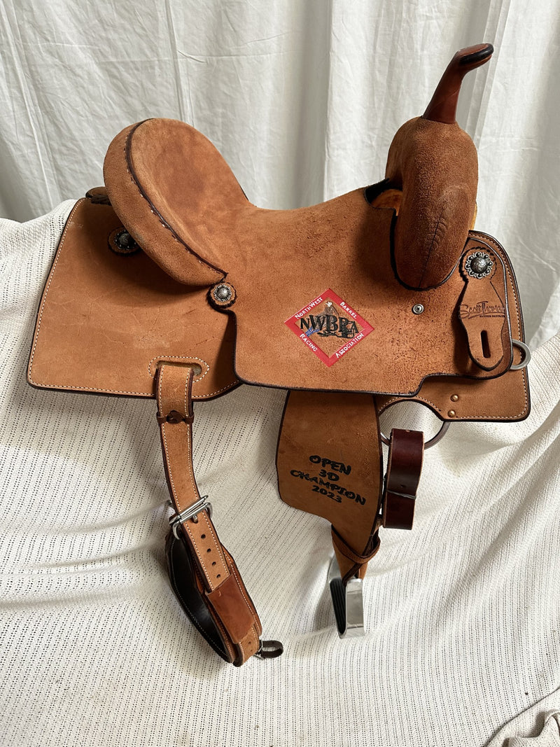 Load image into Gallery viewer, Used (NEW) Scott Thomas NWBRA Trophy Barrel Saddle 14.5"
