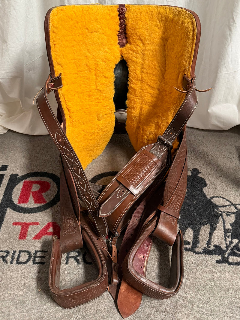 Load image into Gallery viewer, Used JC Martin Wade Team Roper Saddle 15"

