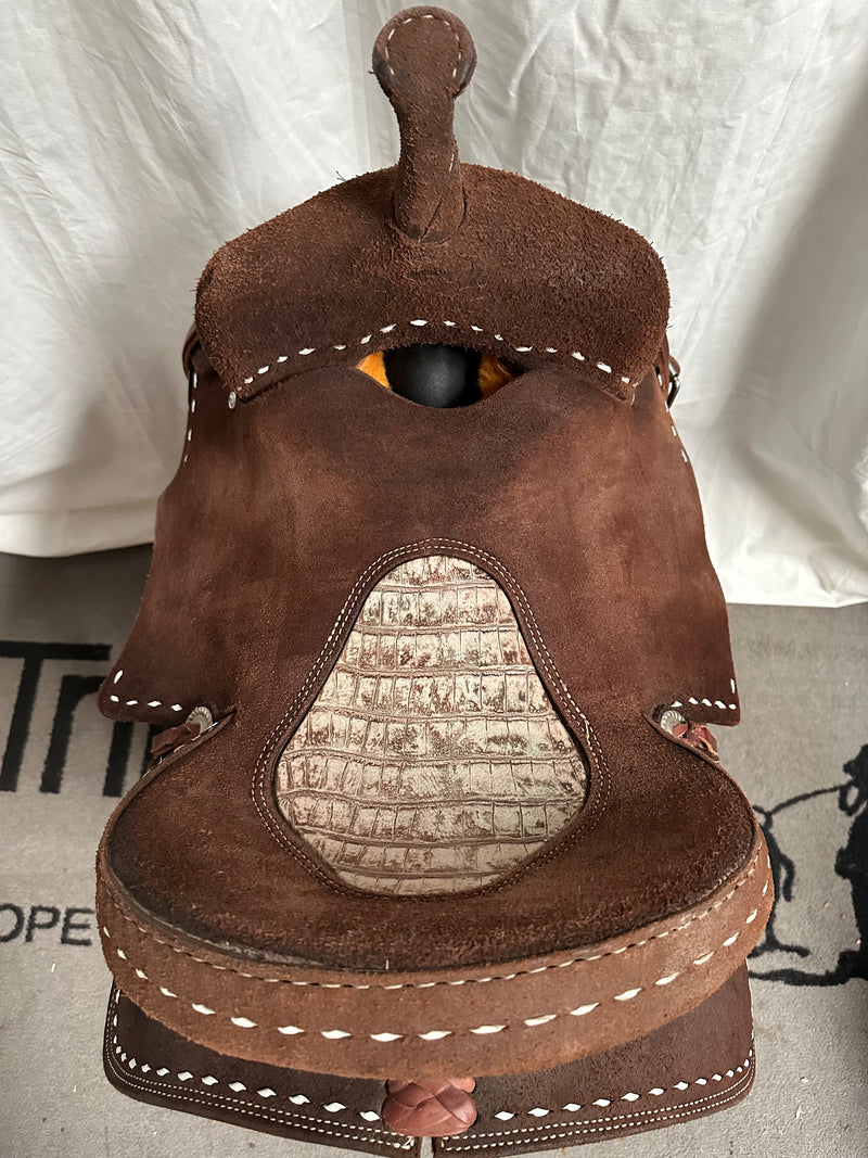 Load image into Gallery viewer, Used Sheridan Saddlery Chocolate Buckstitch Barrel Saddle 14"

