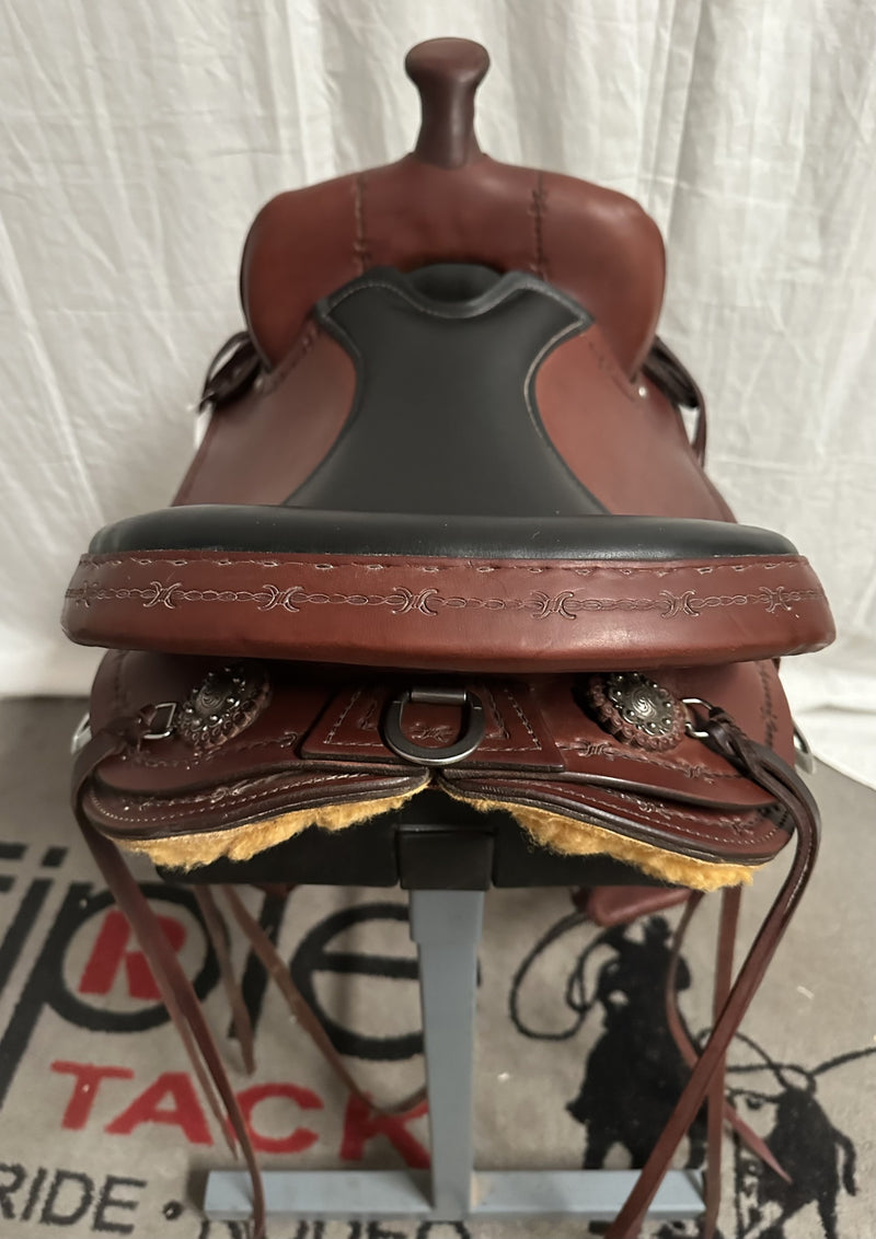 Load image into Gallery viewer, Used (Like New) Cortez Trail Saddle 16"
