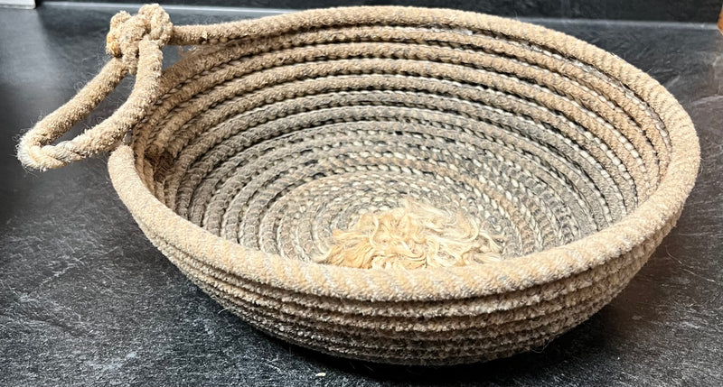 Load image into Gallery viewer, Round Lariat Rope Basket - Natural
