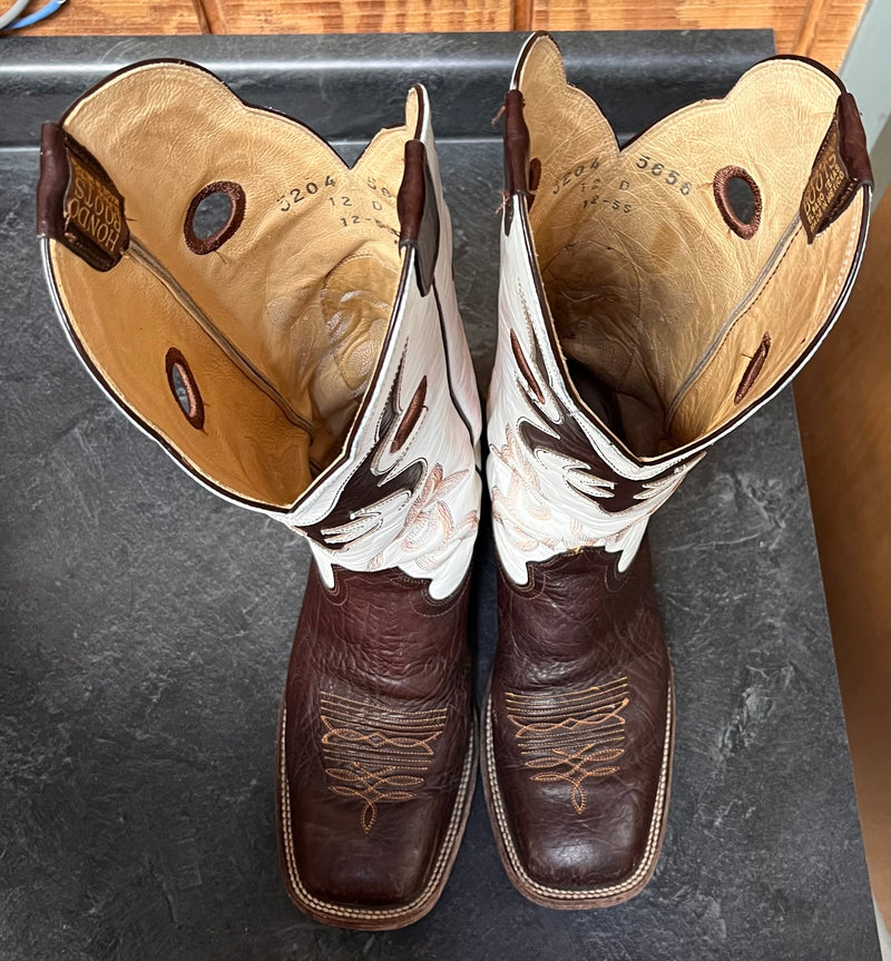 Load image into Gallery viewer, Used Hondo 16" Cowhide Buckaroo Boots - 12 D
