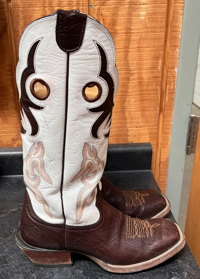 Load image into Gallery viewer, Used Hondo 16" Cowhide Buckaroo Boots - 12 D
